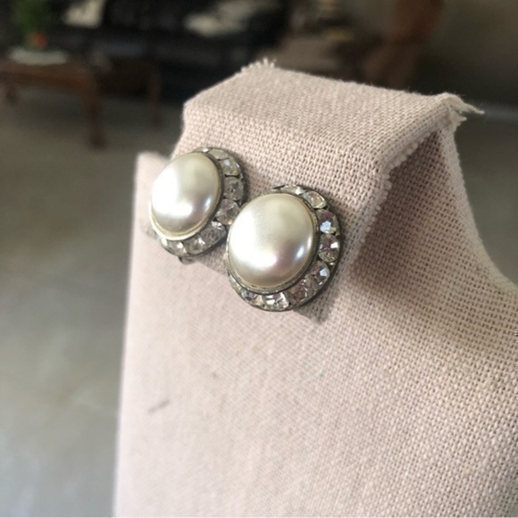 Vintage Screwback Earrings - Picture 1 of 4